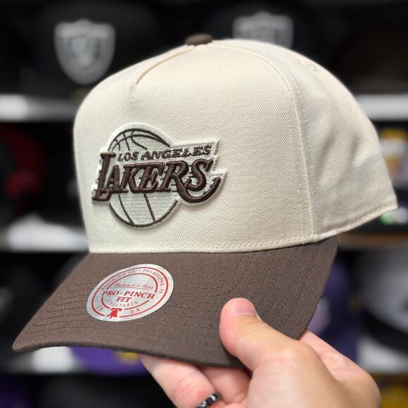 Los Angeles Lakers A-Frame Mitchell & Ness Snapback Creme/Brown - Picture 3 of 4